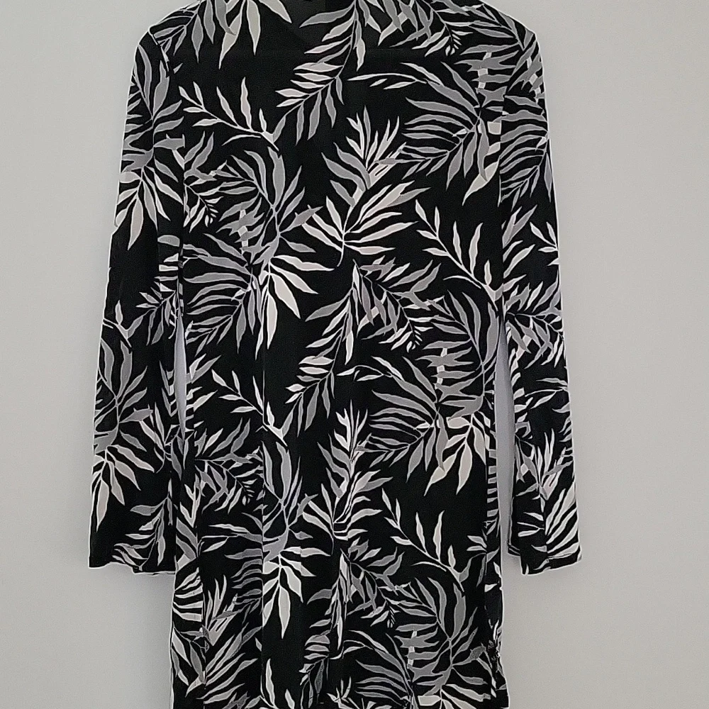 Holt Renfrew | Silk Mesh Tie-Front Beach Coverup | Size 14 (Fits Small) - Picture 4 of 5